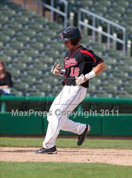 Thumbnail 3 in Elk Grove vs. Lincoln (Banner Island Classic) photogallery.