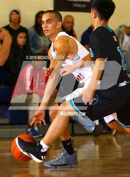 Thumbnail 1 in Harvard-Westlake vs. Sheldon (Tarkanian Classic) photogallery.