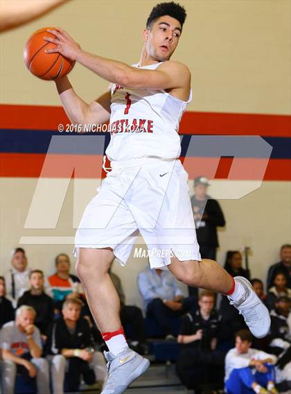 Thumbnail 2 in Harvard-Westlake vs. Sheldon (Tarkanian Classic) photogallery.