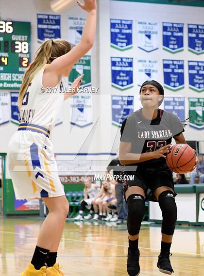 Thumbnail 3 in Moapa Valley vs Cimarron-Memorial (Gator Winter Classic) photogallery.