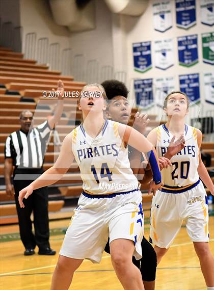 Thumbnail 3 in Moapa Valley vs Cimarron-Memorial (Gator Winter Classic) photogallery.