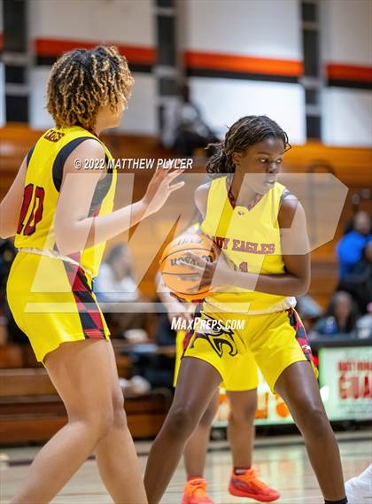 Thumbnail 2 in E.E. Smith vs Douglas Byrd (Cumberland County Holiday Classic) photogallery.