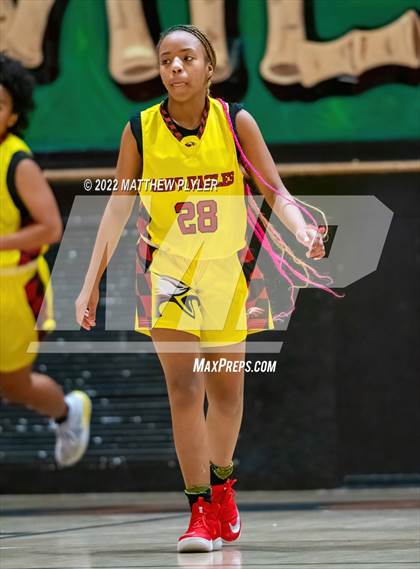 Thumbnail 3 in E.E. Smith vs Douglas Byrd (Cumberland County Holiday Classic) photogallery.