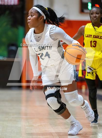 Thumbnail 2 in E.E. Smith vs Douglas Byrd (Cumberland County Holiday Classic) photogallery.