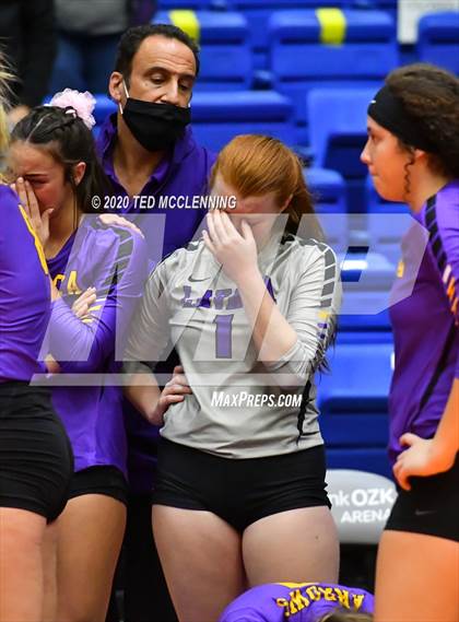 Thumbnail 1 in Mansfield vs. Lavaca (AAA 2A State Final) photogallery.