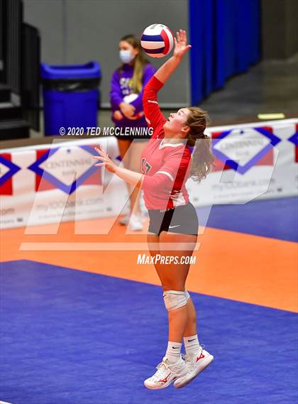 Thumbnail 1 in Mansfield vs. Lavaca (AAA 2A State Final) photogallery.