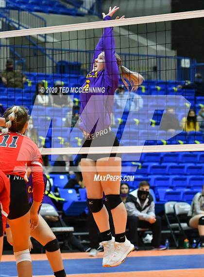 Thumbnail 1 in Mansfield vs. Lavaca (AAA 2A State Final) photogallery.