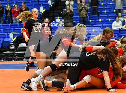 Thumbnail 1 in Mansfield vs. Lavaca (AAA 2A State Final) photogallery.