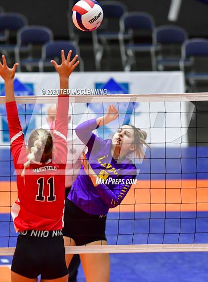 Thumbnail 2 in Mansfield vs. Lavaca (AAA 2A State Final) photogallery.