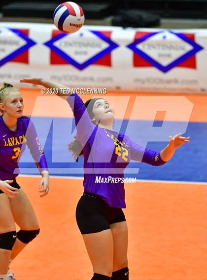 Thumbnail 1 in Mansfield vs. Lavaca (AAA 2A State Final) photogallery.
