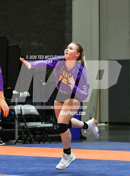 Thumbnail 1 in Mansfield vs. Lavaca (AAA 2A State Final) photogallery.