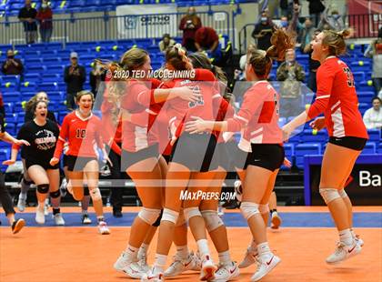 Thumbnail 1 in Mansfield vs. Lavaca (AAA 2A State Final) photogallery.