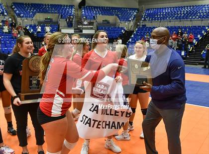 Thumbnail 2 in Mansfield vs. Lavaca (AAA 2A State Final) photogallery.