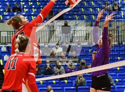 Thumbnail 1 in Mansfield vs. Lavaca (AAA 2A State Final) photogallery.