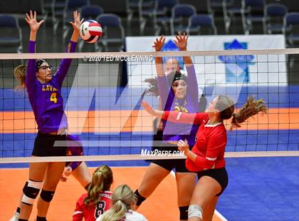 Thumbnail 1 in Mansfield vs. Lavaca (AAA 2A State Final) photogallery.