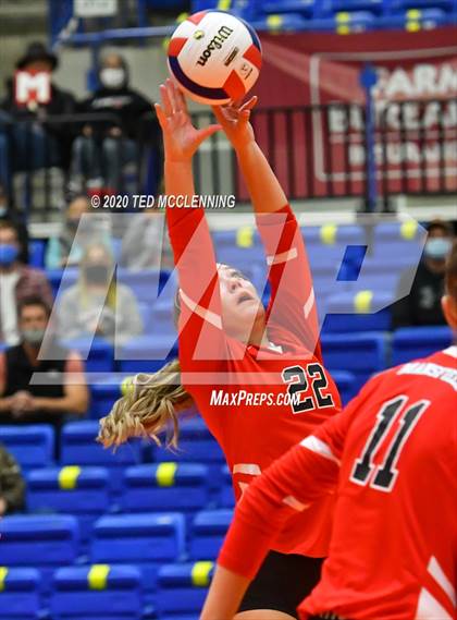 Thumbnail 2 in Mansfield vs. Lavaca (AAA 2A State Final) photogallery.