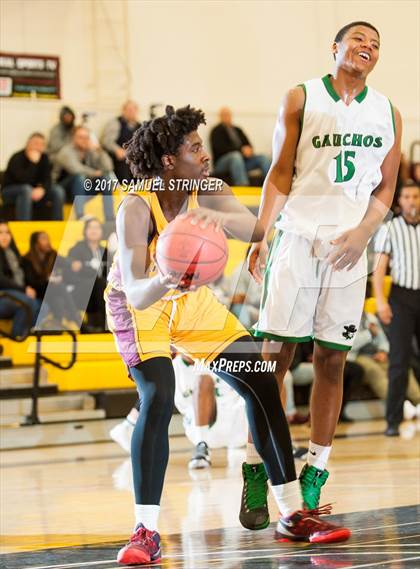 Thumbnail 2 in El Cerrito vs. Las Lomas (Chabot MLK Classic) photogallery.