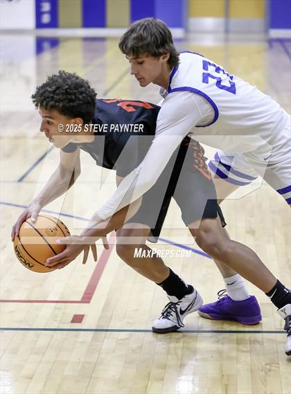 Thumbnail 3 in Liberty vs O'Connor photogallery.