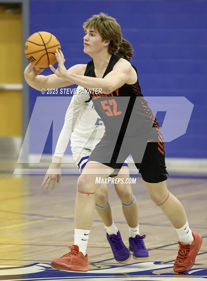 Thumbnail 2 in Liberty vs O'Connor photogallery.