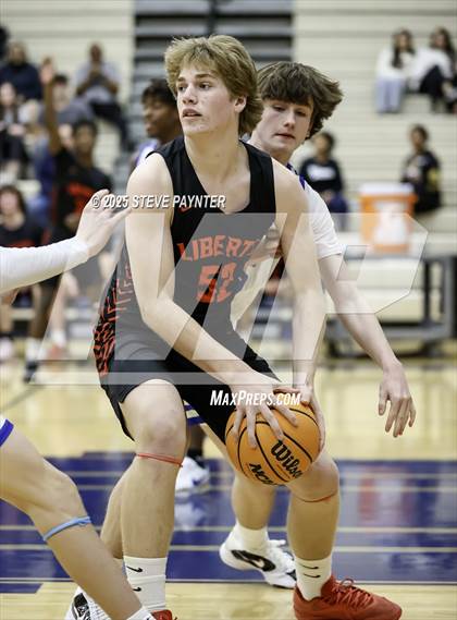 Thumbnail 3 in Liberty vs O'Connor photogallery.