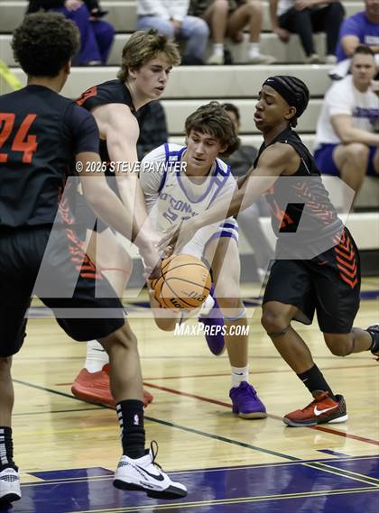 Thumbnail 2 in Liberty vs O'Connor photogallery.