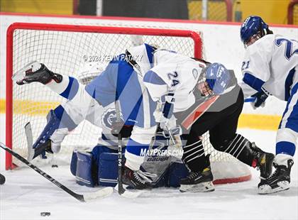 Thumbnail 1 in Ridgefield vs. Darien (CIAC DI Quarterfinal) photogallery.