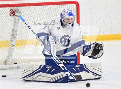 Thumbnail 2 in Ridgefield vs. Darien (CIAC DI Quarterfinal) photogallery.