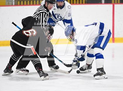 Thumbnail 2 in Ridgefield vs. Darien (CIAC DI Quarterfinal) photogallery.