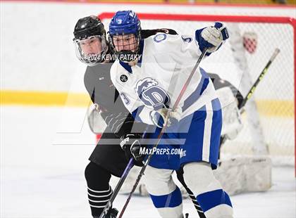 Thumbnail 2 in Ridgefield vs. Darien (CIAC DI Quarterfinal) photogallery.