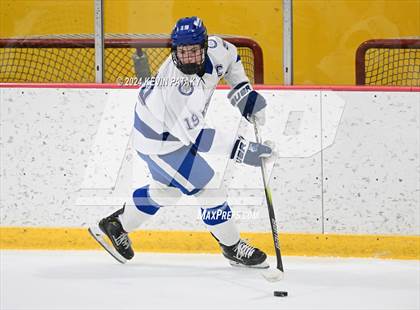 Thumbnail 1 in Ridgefield vs. Darien (CIAC DI Quarterfinal) photogallery.
