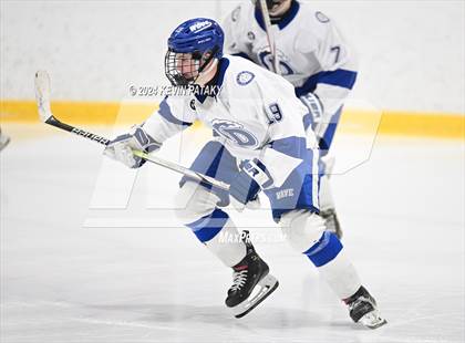 Thumbnail 2 in Ridgefield vs. Darien (CIAC DI Quarterfinal) photogallery.