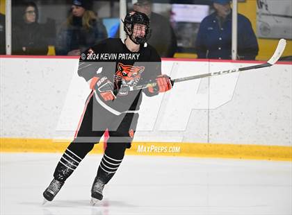 Thumbnail 2 in Ridgefield vs. Darien (CIAC DI Quarterfinal) photogallery.