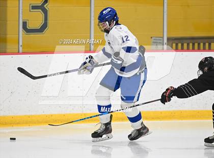 Thumbnail 2 in Ridgefield vs. Darien (CIAC DI Quarterfinal) photogallery.