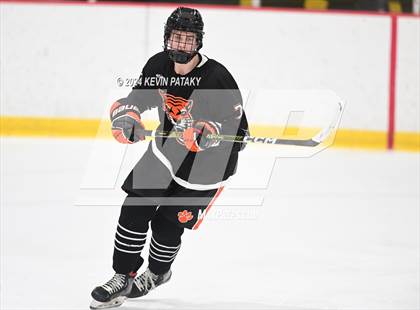Thumbnail 2 in Ridgefield vs. Darien (CIAC DI Quarterfinal) photogallery.