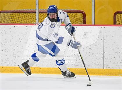 Thumbnail 3 in Ridgefield vs. Darien (CIAC DI Quarterfinal) photogallery.