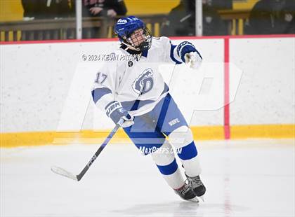 Thumbnail 2 in Ridgefield vs. Darien (CIAC DI Quarterfinal) photogallery.