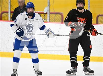 Thumbnail 2 in Ridgefield vs. Darien (CIAC DI Quarterfinal) photogallery.