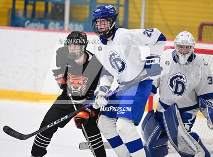 Thumbnail 2 in Ridgefield vs. Darien (CIAC DI Quarterfinal) photogallery.