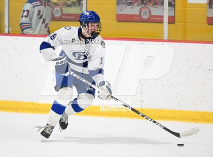 Thumbnail 2 in Ridgefield vs. Darien (CIAC DI Quarterfinal) photogallery.