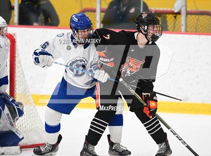 Thumbnail 2 in Ridgefield vs. Darien (CIAC DI Quarterfinal) photogallery.