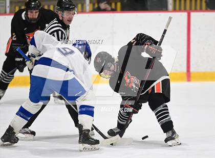 Thumbnail 3 in Ridgefield vs. Darien (CIAC DI Quarterfinal) photogallery.