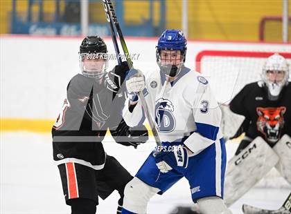 Thumbnail 2 in Ridgefield vs. Darien (CIAC DI Quarterfinal) photogallery.