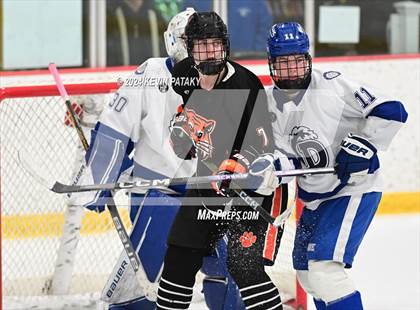 Thumbnail 2 in Ridgefield vs. Darien (CIAC DI Quarterfinal) photogallery.
