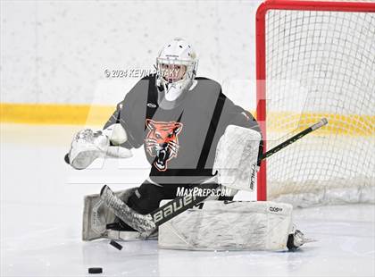 Thumbnail 3 in Ridgefield vs. Darien (CIAC DI Quarterfinal) photogallery.