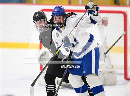 Thumbnail 2 in Ridgefield vs. Darien (CIAC DI Quarterfinal) photogallery.