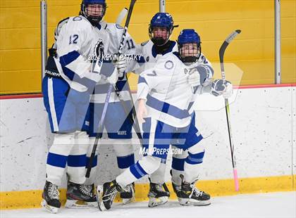 Thumbnail 2 in Ridgefield vs. Darien (CIAC DI Quarterfinal) photogallery.