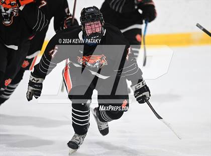Thumbnail 3 in Ridgefield vs. Darien (CIAC DI Quarterfinal) photogallery.