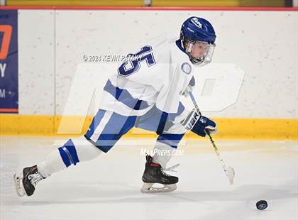 Thumbnail 3 in Ridgefield vs. Darien (CIAC DI Quarterfinal) photogallery.