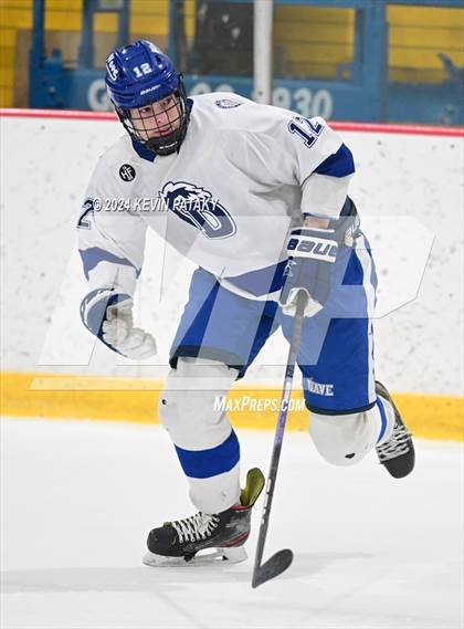 Thumbnail 2 in Ridgefield vs. Darien (CIAC DI Quarterfinal) photogallery.