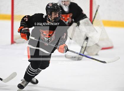 Thumbnail 3 in Ridgefield vs. Darien (CIAC DI Quarterfinal) photogallery.